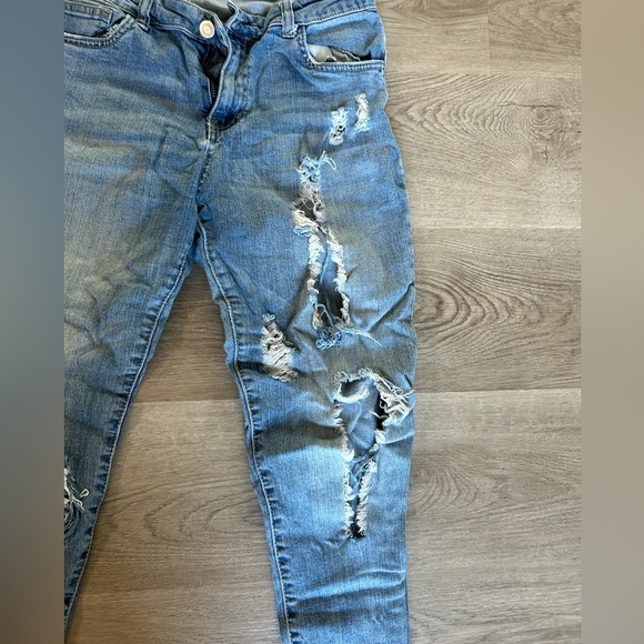 Distressed Jeans - Picture 4 of 4